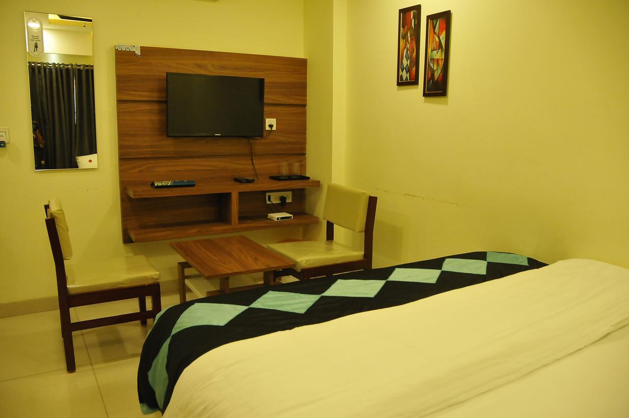 Hotel Pasupala Grand Anantapur Exterior foto